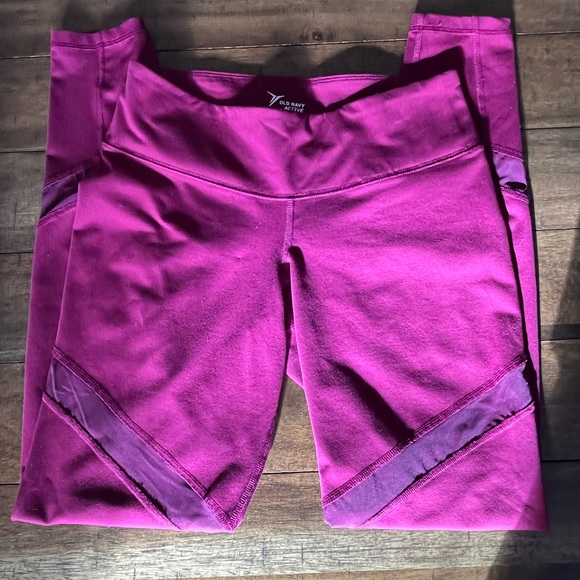 Old Navy Active Leggings - Picture 2 of 4